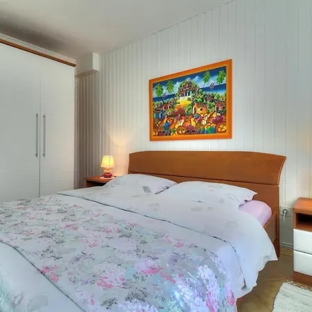 Sonja Apartment