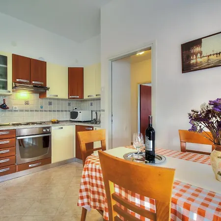 Sonja Apartment *